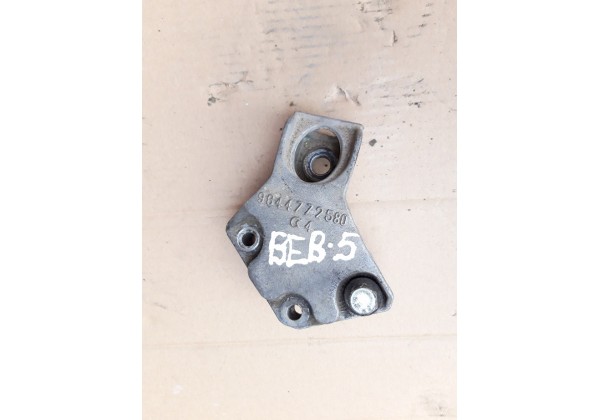 Кронштейн двигуна правий Peugeot Partner, Citroen Berlingo, 1.6 hdi, 964477250, 9644772580